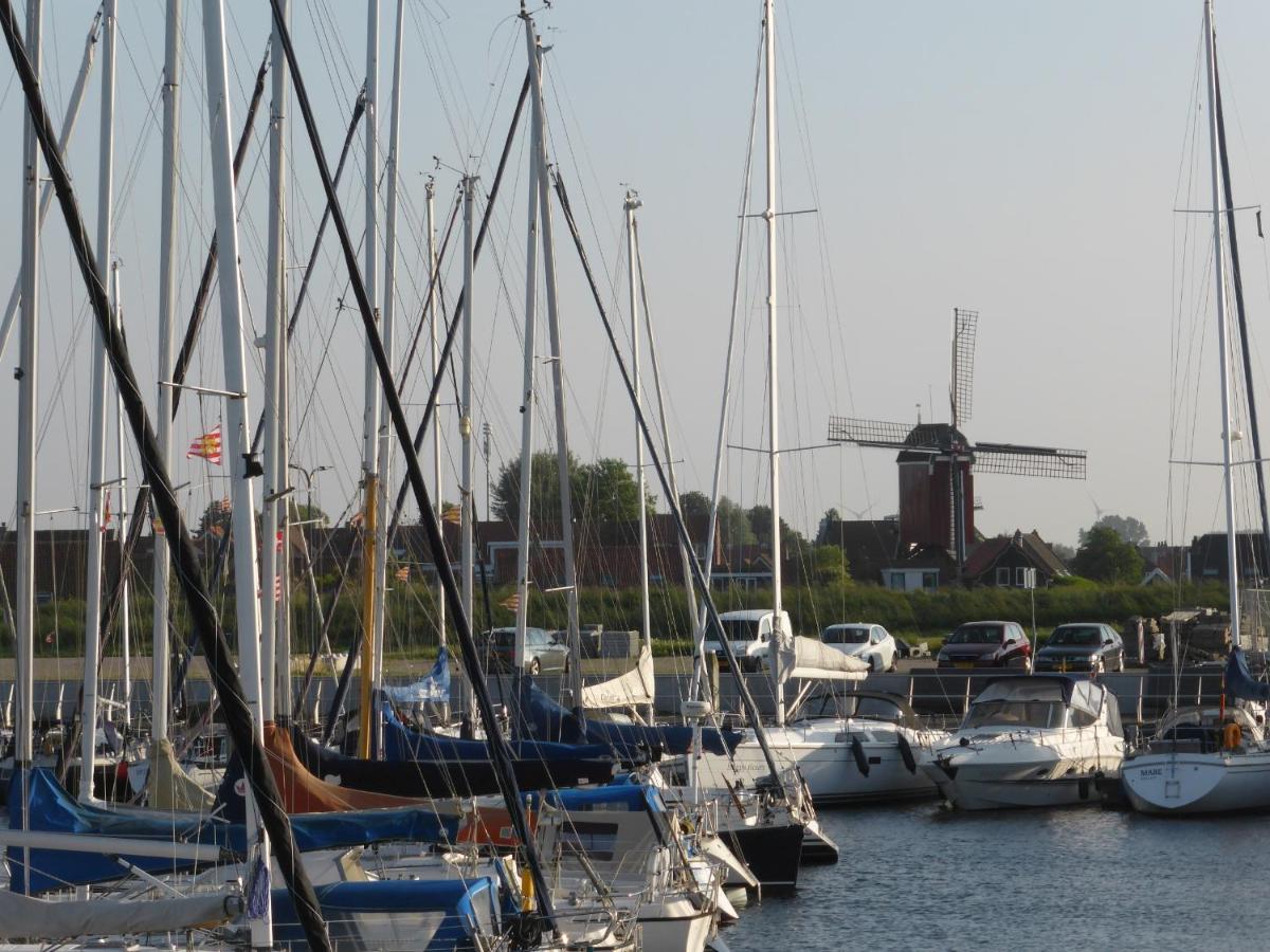Villa Emilia - Gemuetliches Kinderfreundliches Blockhaus Mit Umzaeuntem Garten Sint Annaland Kültér fotó